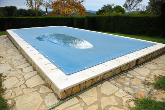 Professionnel pour mise en hivernage de piscine à Lissieu